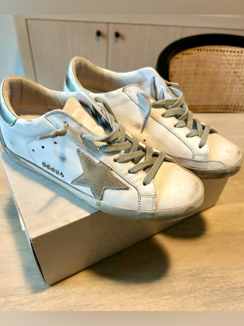 Golden Goose White Leather Sneakers with Gray Star and Laces - Picture 2 of 5